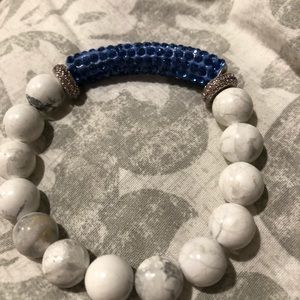 Elegant blue white silver elastic beaded bracelet